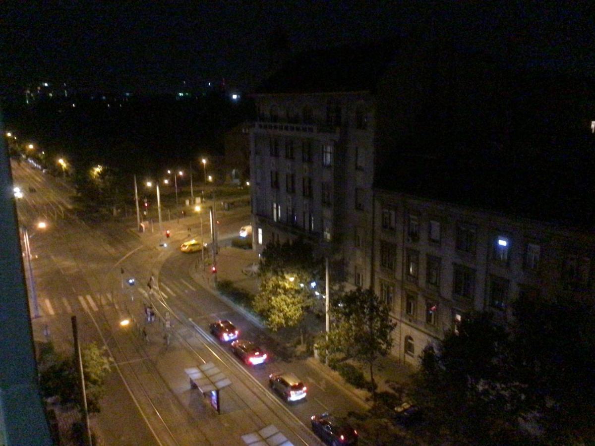 Pastelle Apartment With Own Parking Place Budapeşte Dış mekan fotoğraf